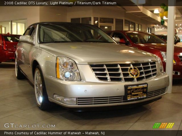 2008 Cadillac DTS Luxury in Light Platinum
