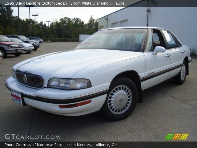 1999 Buick LeSabre Custom Sedan in Bright White Diamond
