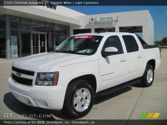 2009 Chevrolet Avalanche LT in Summit White