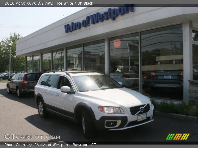 2010 Volvo XC70 3.2 AWD in Ice White