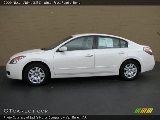 2009 Nissan Altima 2.5 S in Winter Frost Pearl