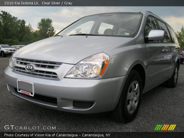 2010 Kia Sedona LX in Clear Silver