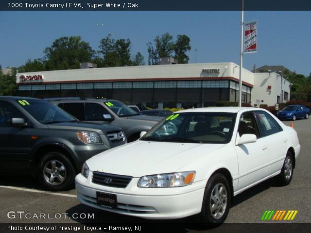 2000 Toyota Camry LE V6 in Super White