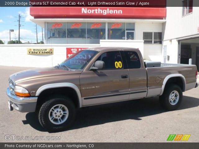 2000 Dodge Dakota SLT Extended Cab 4x4 in Light Driftwood Satin Glow