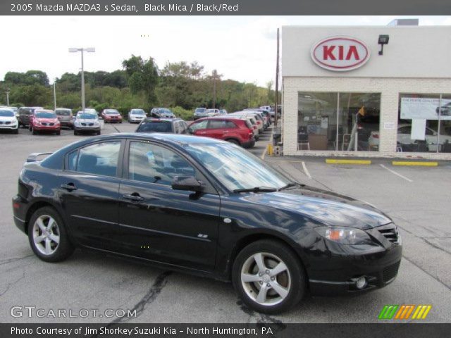 2005 Mazda MAZDA3 s Sedan in Black Mica