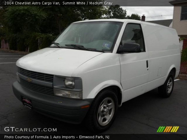 2004 Chevrolet Astro Cargo Van in Summit White