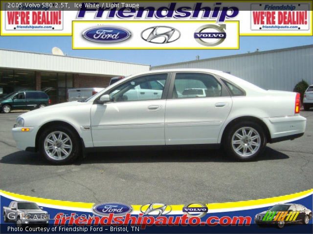 2005 Volvo S80 2.5T in Ice White