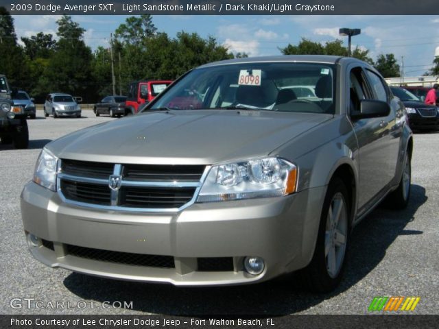 2009 Dodge Avenger SXT in Light Sandstone Metallic