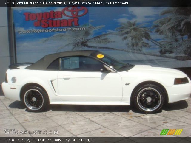 2000 Ford Mustang GT Convertible in Crystal White