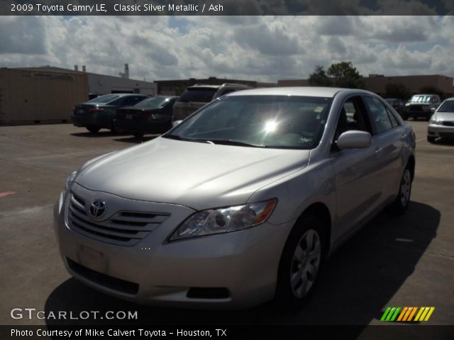 2009 Toyota Camry LE in Classic Silver Metallic