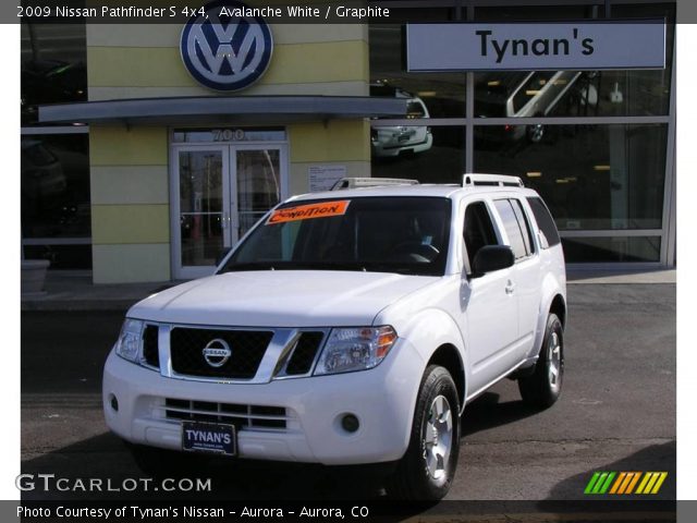 2009 Nissan Pathfinder S 4x4 in Avalanche White