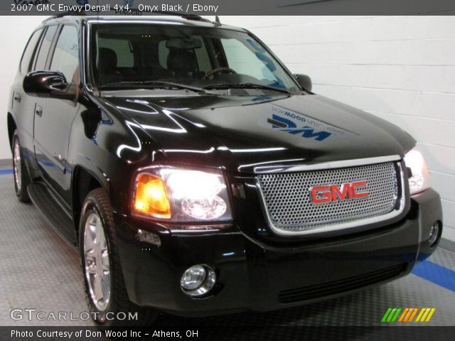 2007 GMC Envoy Denali 4x4 in Onyx Black