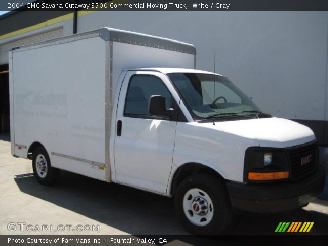 2004 GMC Savana Cutaway 3500 Commercial Moving Truck in White