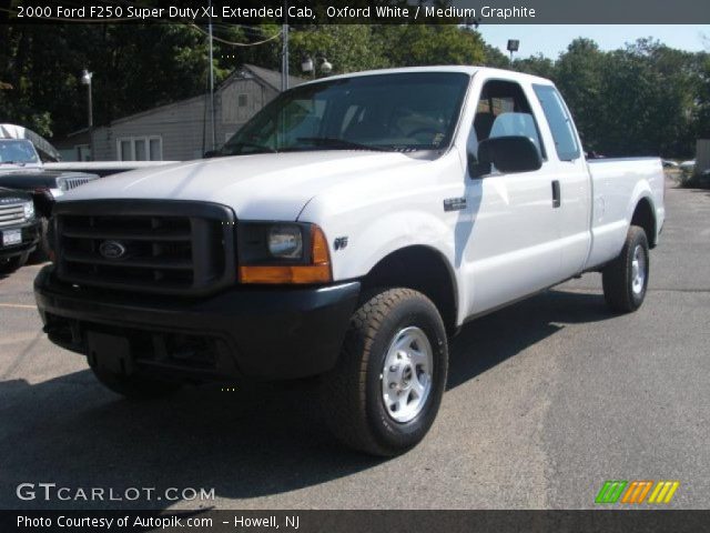 2000 Ford F250 Super Duty XL Extended Cab in Oxford White