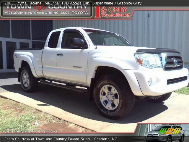 2005 Toyota Tacoma PreRunner TRD Access Cab in Super White