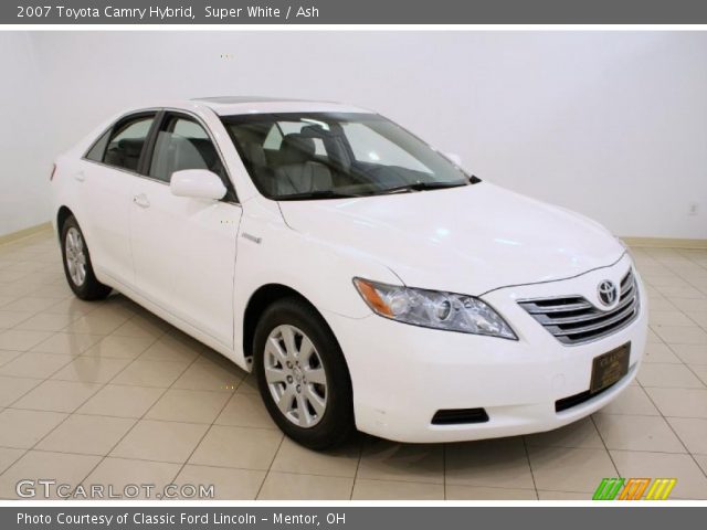 2007 Toyota Camry Hybrid in Super White