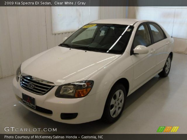 2009 Kia Spectra EX Sedan in Clear White