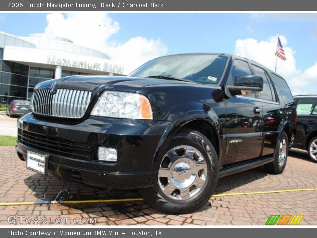 2006 Lincoln Navigator Luxury in Black