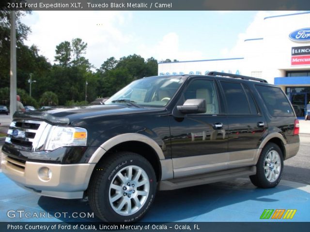 2011 Ford Expedition XLT in Tuxedo Black Metallic