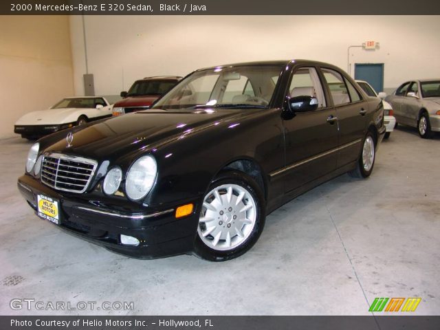2000 Mercedes-Benz E 320 Sedan in Black