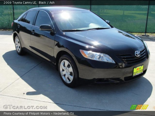 2009 Toyota Camry LE in Black