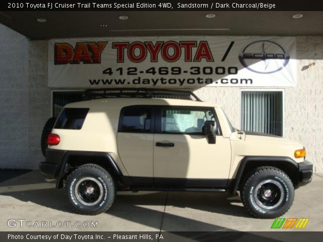 2010 Toyota FJ Cruiser Trail Teams Special Edition 4WD in Sandstorm