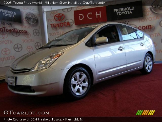 2005 Toyota Prius Hybrid in Millenium Silver Metallic