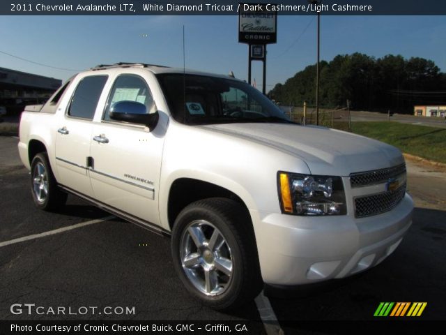 2011 Chevrolet Avalanche LTZ in White Diamond Tricoat