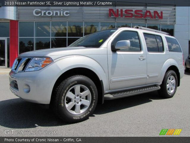 2010 Nissan Pathfinder SE in Silver Lightning Metallic