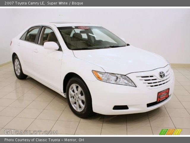 2007 Toyota Camry LE in Super White