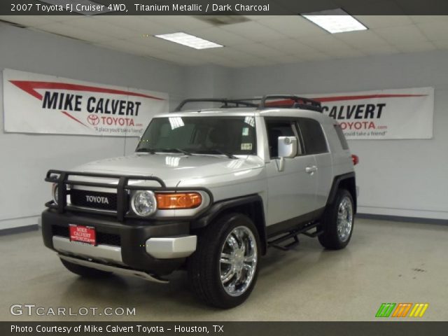 2007 Toyota FJ Cruiser 4WD in Titanium Metallic
