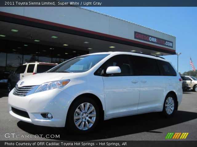 2011 Toyota Sienna Limited in Super White