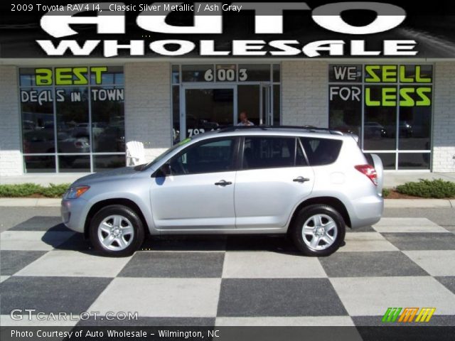 2009 Toyota RAV4 I4 in Classic Silver Metallic