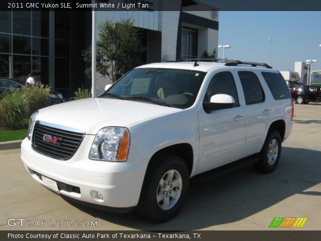 2011 GMC Yukon SLE in Summit White