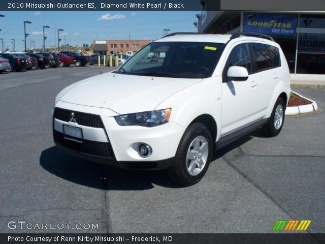 2010 Mitsubishi Outlander ES in Diamond White Pearl