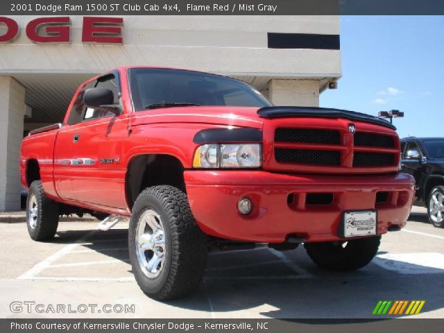2001 Dodge Ram 1500 ST Club Cab 4x4 in Flame Red