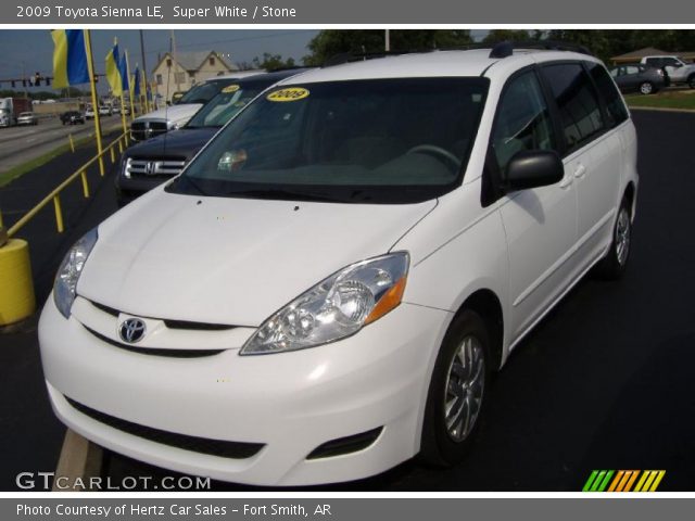 2009 Toyota Sienna LE in Super White