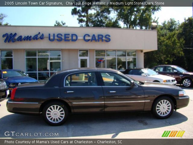 2005 Lincoln Town Car Signature in Charcoal Beige Metallic