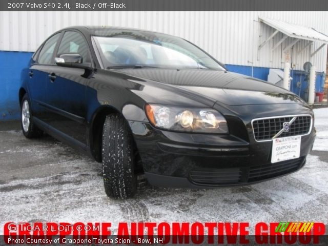 2007 Volvo S40 2.4i in Black