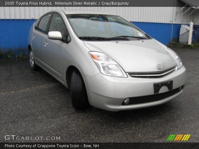 2005 Toyota Prius Hybrid in Millenium Silver Metallic