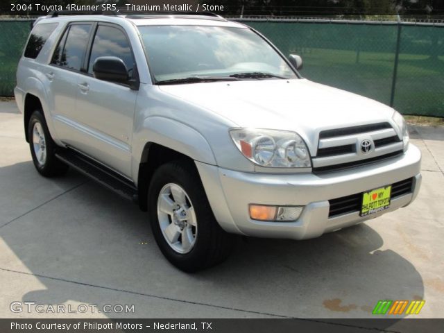 2004 Toyota 4Runner SR5 in Titanium Metallic