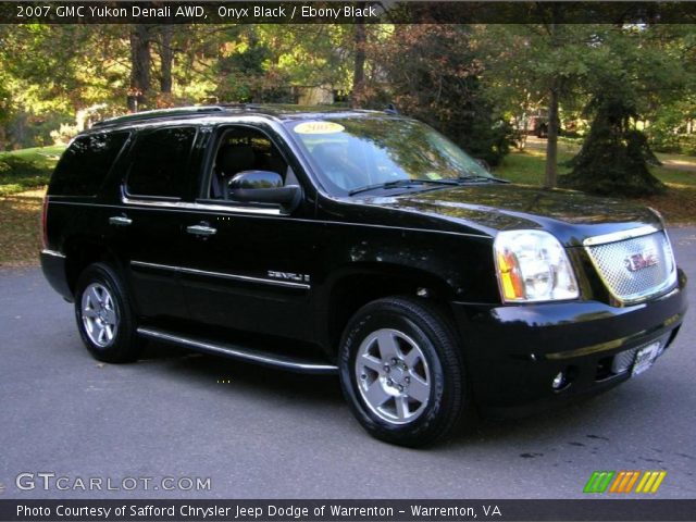 2007 GMC Yukon Denali AWD in Onyx Black