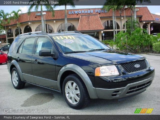 2005 Ford Freestyle SE in Black