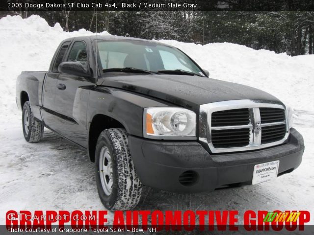 2005 Dodge Dakota ST Club Cab 4x4 in Black