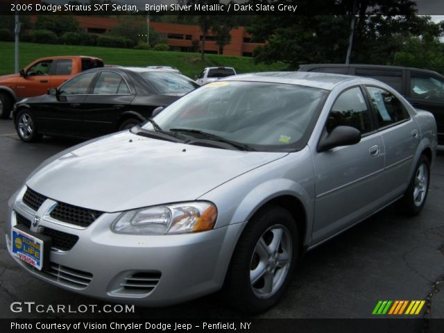 2006 Dodge Stratus SXT Sedan in Bright Silver Metallic