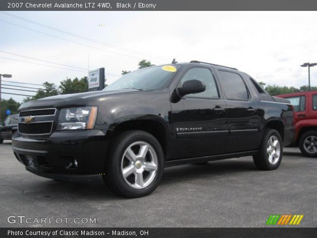 2007 Chevrolet Avalanche LTZ 4WD in Black