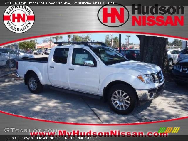 2011 Nissan Frontier SL Crew Cab 4x4 in Avalanche White