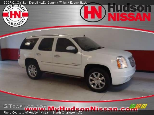 2007 GMC Yukon Denali AWD in Summit White