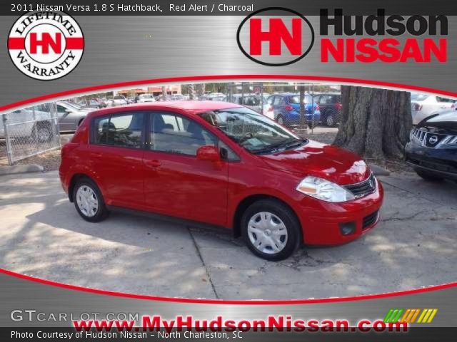2011 Nissan versa hatchback red #6