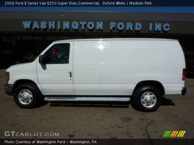 2009 Ford E Series Van E250 Super Duty Commercial in Oxford White
